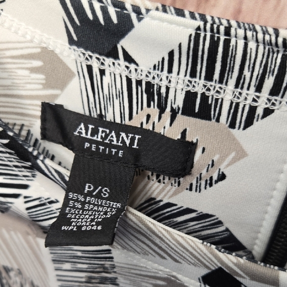Alfani Black Cream Beige & Navy Geomtetric Print 3/4 Sleeve Blouse Petite Small - Picture 2 of 7
